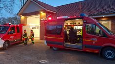 Der Einsatzleitwagen (ELW) koordiniert die Funkübung.