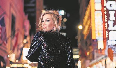 Ihre Biografie vom einfachen Job in Deutschland auf die großen Bühnen der USA lesen sich wie ein Drehbuch.