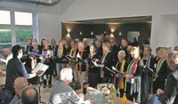 Stefan Jungclaus (v. li.), Hartmut Tiedemann, Manfred Knust sowie Sonja Peter Tiedemann bei der Eröffnungsfeier.
