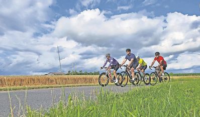 Eine Rennradtour durchs Grüne ist nicht nur gut für den Körper, sondern kann auch helfen, den Kopf freizubekommen.