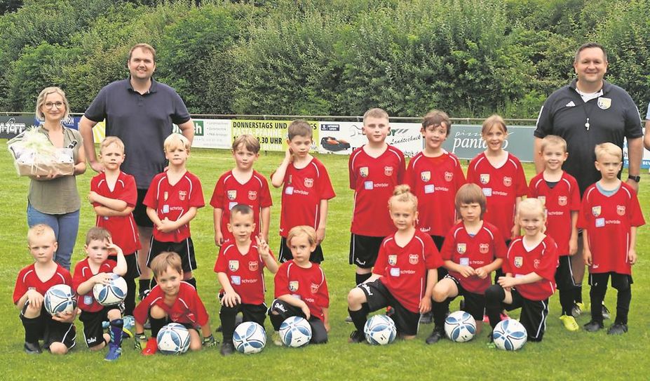 Die Kinder können ab sofort in ihrer neuen Bekleidung spielen.