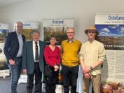 Bei der Eröffnung der Ausstellung waren vor Ort: (v. l.) Walter Lemmermann, Reinhard Lindenberg, Sarina Pils, Gerhard Kahrs und Jan-Hauke Jannssen.