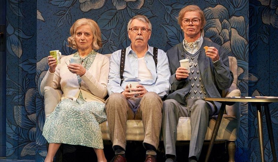 Die Zuschauer:innen erwartet eine Klipp-Klapp-Komödie par excellence.