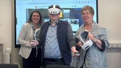 Britta Weidling (Leiterin des Amtes für Bildung), Patrick Jäkel (Leiter des Medienkompetenzzentrums) und Erste Kreisrätin Heike Schumacher.