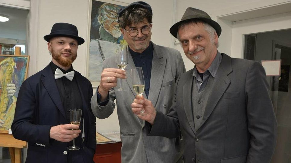 Ingemar Oswald (v. li.), Matthias Köninger und Heinrich Römisch stoßen auf einen gelungenen Abend an.