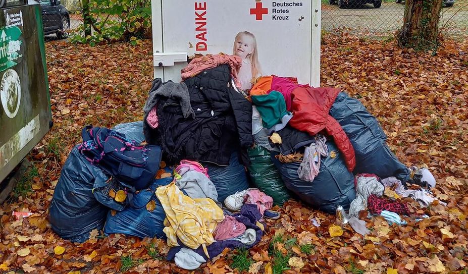 Man könnte auch Bescheid geben, dass der Container voll ist.