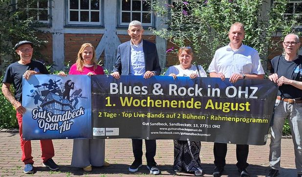 Organisatoren, Sponsoren und der Bürgermeister: Georg Mikschl, Andrea Hartmann , Torsten Rohde, Ute Garbade, Jan Broer und Rudi Morgenstern.