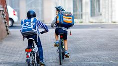 Gibt es einen benutzungspflichtigen Radweg, müssen Kinder ab dem 10. Lebensjahr diesen auch nutzen. Zwischen dem 8. und 10. Geburtstag dürfen sie wahlweise Gehweg oder Radweg nutzen.