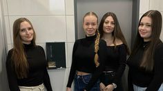 Eileen Brinkwirth, Victoria Denell Omann, Jette Nieke Overzet und Nele Hackmann haben den Tamponspender von der Firma periodically organisiert.
