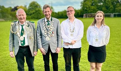 Das neue Königshaus wurde zunächst proklamiert und anschließend gebührend gefeiert.