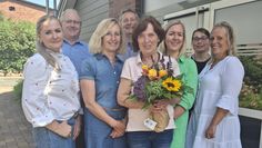 Agens Hildebrandt (Mitte) wird mit einem lächelnden und einem weinenden Auge die Tagespflege verlassen.