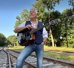 Wilfried Helck ist schon lange in der Musikszene aktiv und hat sich dabei immer an neuen Sachen ausprobiert.