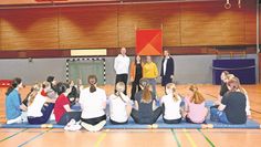 (v. l.) Stefan Meybohm, Sarah Zepernick, Maren Stabel und Bettina Paquet freuen sich, mit den Mädchen über das Kursangebot durchzuführen.