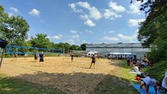 Beim Beachturnier können die Hobbysportler:innen ihr Können unter Beweis stellen.