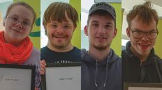 Zum Abschluss erhielten die stolzen Absolventinnen und Absolventen Zeugnisse und Zertifikate.