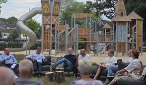 Mit viel Interesse nahmen die Bürgerinnen und Bürger das Angebot der CDU an.