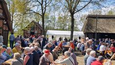 Der Lilienhof in Worphausen wird wieder zum Schauplatz des Backtags und Kunsthandwerkermarkts, den die beiden Vereine gemeinsam organisieren.