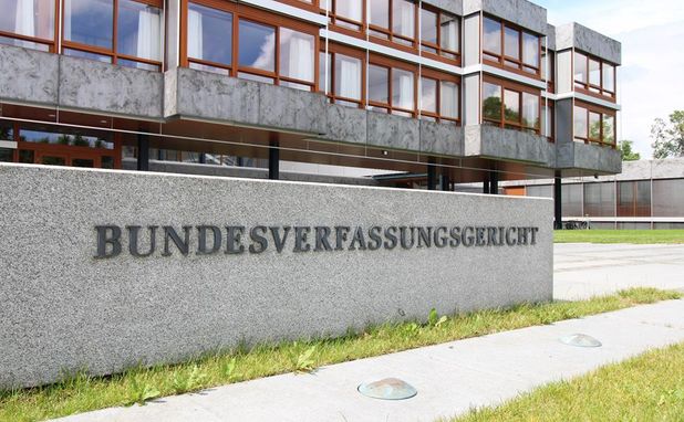 Das Bundesverfassungsgericht erkennt das ungeborene Leben von der Empfängnis an als eigenständiges, vom Grundgesetz geschütztes Rechtsgut an. Doch die Menschenwürde gilt für es nicht absolut.