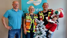 Warten auf den Weihnachtsmann: (v. l.) Elmar Schäfer, Marion Farwick und Kim Gattner.