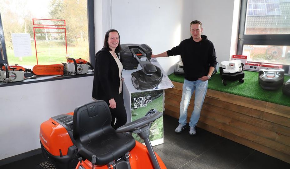 Andra Tiedemann und Florian Tietjen sind tatkräftige Mitarbeitende.