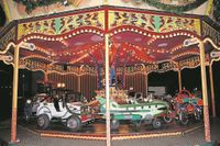 Ein Highlight des Hamberger Weihnachtsmarktes ist die Verlosung. Während des Marktes können noch viele Lose und ja vielleicht auch einer der tollen Gewinne ergattert werden.  Fotos: Archiv