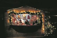 Ein Highlight des Hamberger Weihnachtsmarktes ist die Verlosung. Während des Marktes können noch viele Lose und ja vielleicht auch einer der tollen Gewinne ergattert werden.  Fotos: Archiv