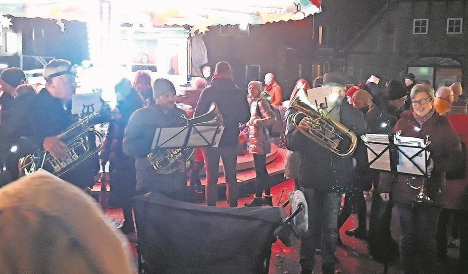Der Posaunenchor gehört schon lange zur Tradition des Selsinger Weihnachtsmarktes.