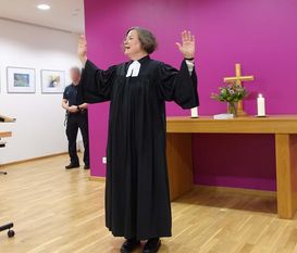 Pastorin Annette Seifert stellte sich in einem Gottesdienst vor.