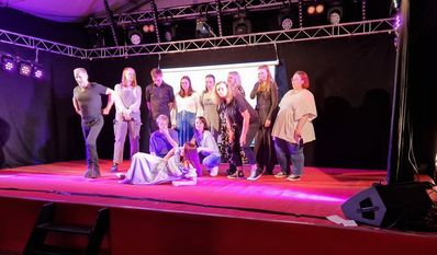Die Musikschule Voices beeindruckt mit bekannten Musicalnummern.