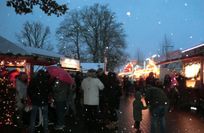 Auf dem Weihnachtsmarkt in Grasberg gibt es viel Programm, das sowohl die ältere Generation als auch die Kleinen begeistern wird.