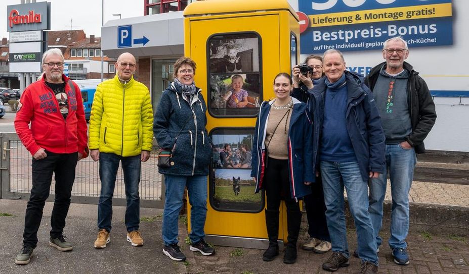 Die Fotografierenden freuen sich, den Bremervörder Bürgern mit den Fotos ein wenig den Tag zu verschönern.