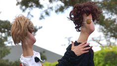 Wer braucht schon Hände für ein Puppentheater?