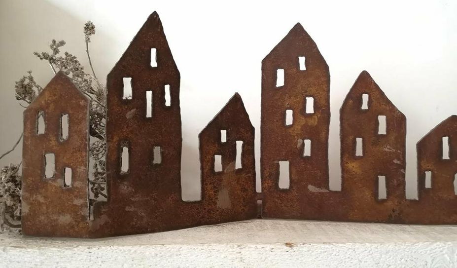 Die Arbeit von rund 40 Kunsthandwerkerinnen dürfen die Gäste am 19. und 20. November im Worpsweder Rathaus bestaunen - allesamt Profis.