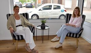 Wendy Admiraal und Lina Heins in den neuen Räumen, wo sie sich auf mögliche neue Patienten freuen.
