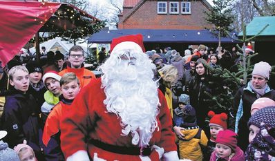 Der Weihnachtsmann wird besonders den Kindern ein Leuchten in die Augen zaubern.
