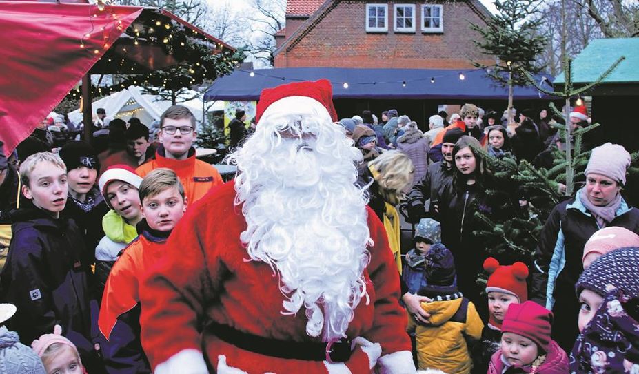 Der Weihnachtsmann wird besonders den Kindern ein Leuchten in die Augen zaubern.