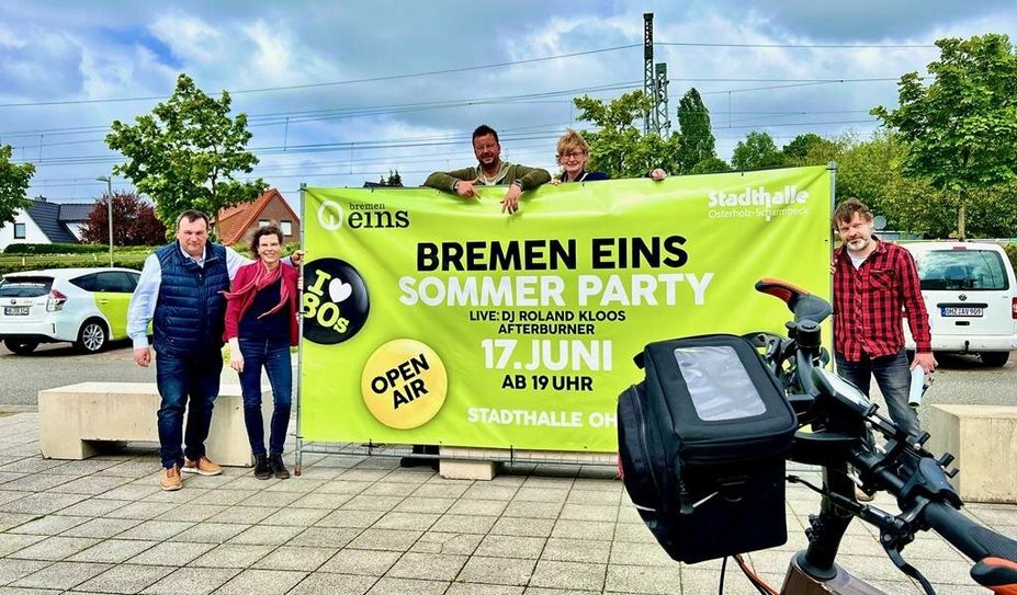 Matthias Renken, Christine Cassel-Schneider, Bremen eins DJ Roland Kloos und Moderatorin Anja Kwijas und Afterburner Uli Wortmann.