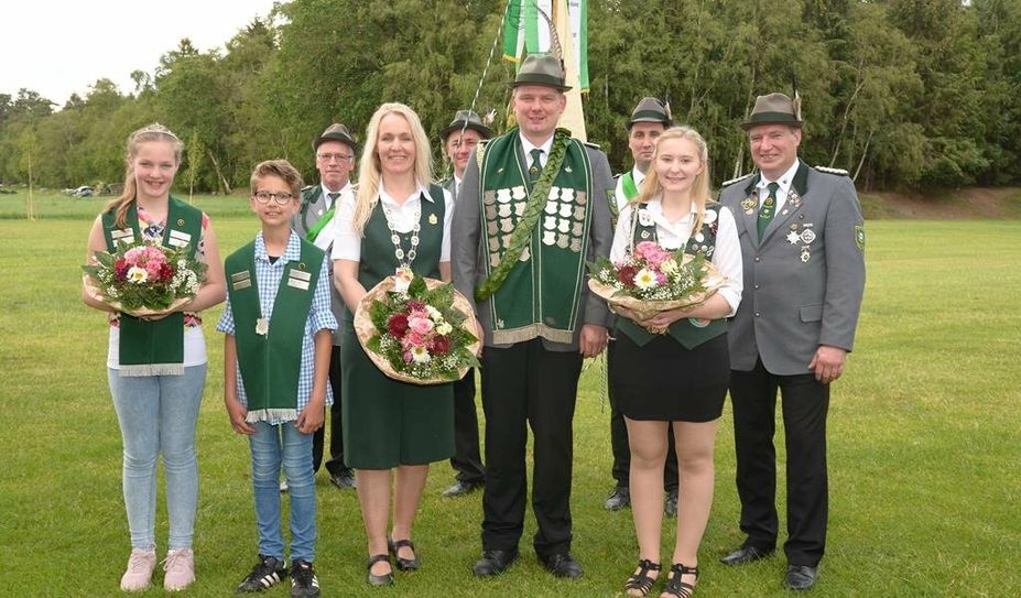 Geschichten rund um Osterholz-Scharmbeck erzählen - in historischen Gewändern, Trachten und Handwerkskleidern.