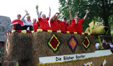 Der Festumzug ist auch in Ohlenstedt nicht wegzudenken. Am Sonntag um 13 Uhr stellen sich die Teilnehmer zum Fahren und Feiern in Bilohe auf.
