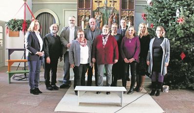 Auch wenn die Bank zum Verweilen einlädt. Dem neuen Gesamtkirchenvorstand der drei Ortsgemeinden Altluneberg, Beverstedt und Lunestedt und deren Pastorinnen und Pastoren steht eine arbeitsreich Zeit bevor.
