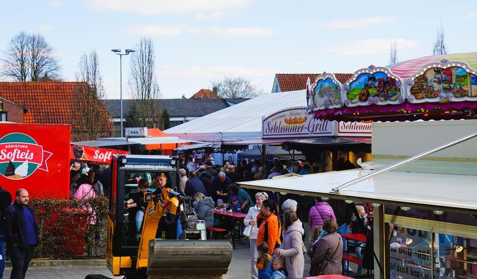 Ein Riesenspaß für die Kleinen - Baggern und Karussell fahren.