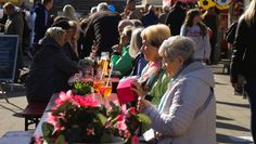 Das Angebot der kulinarischen Köstlichkeiten war groß- Die Sitzgelegenheiten luden zum Verweilen ein.