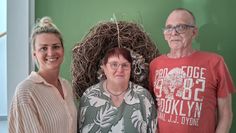(v. l.) Wendy Admiraal sowie der Vorstand des SoVD, Karin Schröder-Logemann und Lutz Logemann berichten zu Pflegethemen.