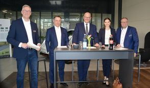 Autohaus-Inhaber Christian Brunkhorst, Vitus Eckert, Marco Mohrmann, Vanessa-Kim Zobel und Verkaufsberater Markus Burfeind stellten sich gut gelaunt den Gästen vor.