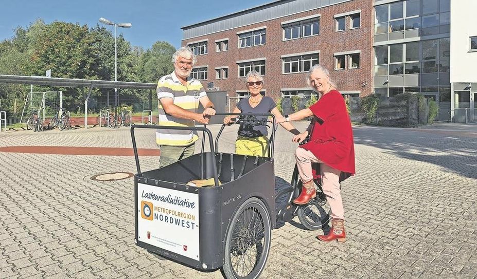Das Team der Kümmerer kann es kaum erwarten, das Rad einzusetzen.