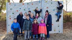 Christian Neunaber, Jasmin Tietjen, Thorsten Denker, Katharina Müller-Dirk, Sabine Walter, Bianca Segelken und die „Kletterkinder“ aus der Findorffschule.