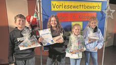 Die Klassensiger:innen freuen sich für die Schulsiegerin Fenja Sevecke (2. v. l.).