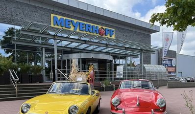 Bei der Oldtimer Show werden zwei Ausfahrten a 90 Minuten angeboten, bei denen insgesamt ca. 40 Autofans teilnehmen können.