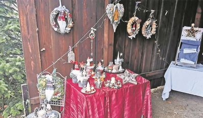 Kleine Dekoartikel verschönern nicht nur jedes Zuhause, sondern lassen auch weihnachtsstimmun einkehren, egal ob auf dem Tisch, dem Regal oder an der Wand.