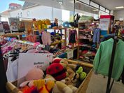 Der DRK-Shop in der Fußgängerzone öffnet im Dezember mehrmals außer der Reihe.